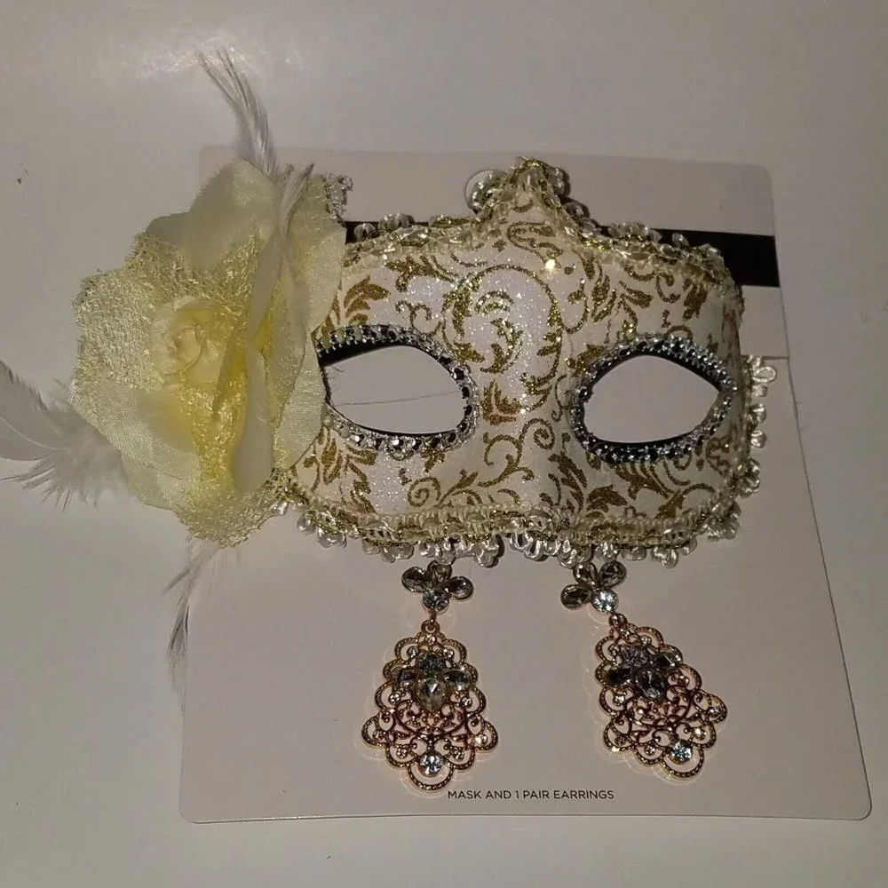 NEW Adult Masquerade Mask Matching Earrings Set Halloween Ivory Gold Feather